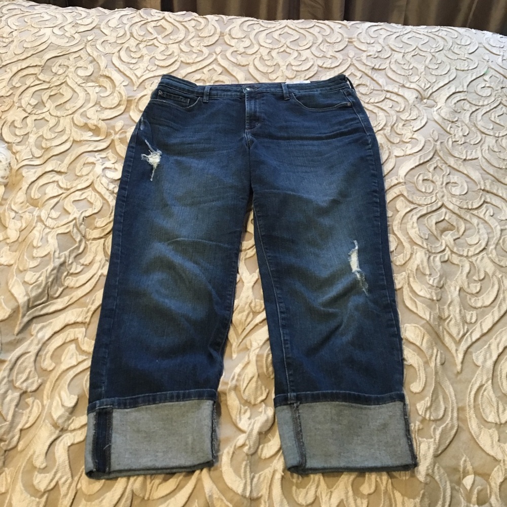 NYJD Lorena distressed boyfriend jean